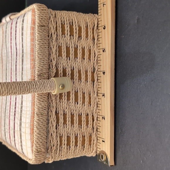 VGT,Dritz Woven/Wicker Small Sewing Basket with Striped Fabric. - Picture 12 of 13
